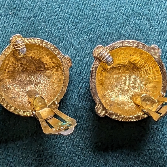 Vintage Bill Blass Clip Earrings - Picture 3 of 3